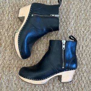 Swedish Hasbeens zip up boots size 38.